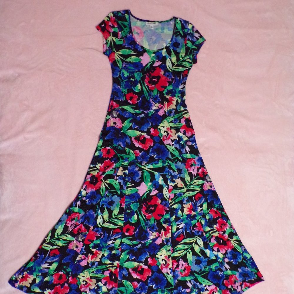 BLACK FLORAL MIDI DRESS, A-LINE IN SIZE SMALL